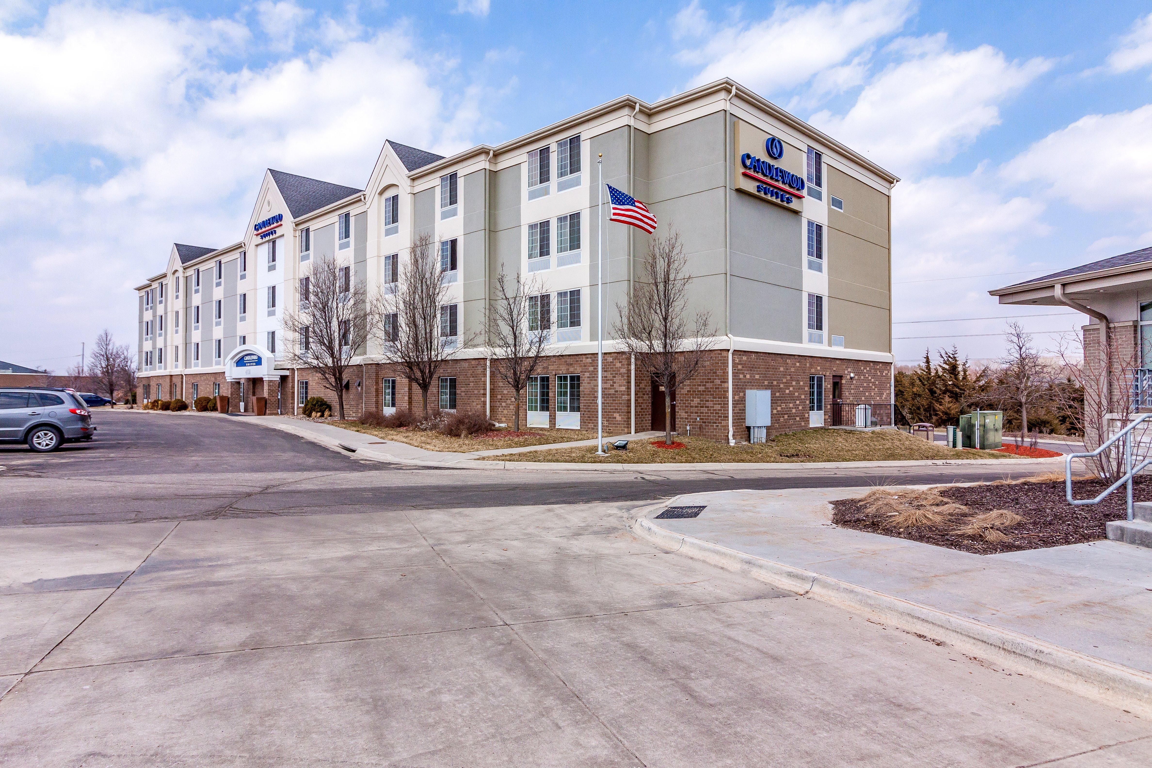 Candlewood Suites Lincoln By Ihg Exterior foto