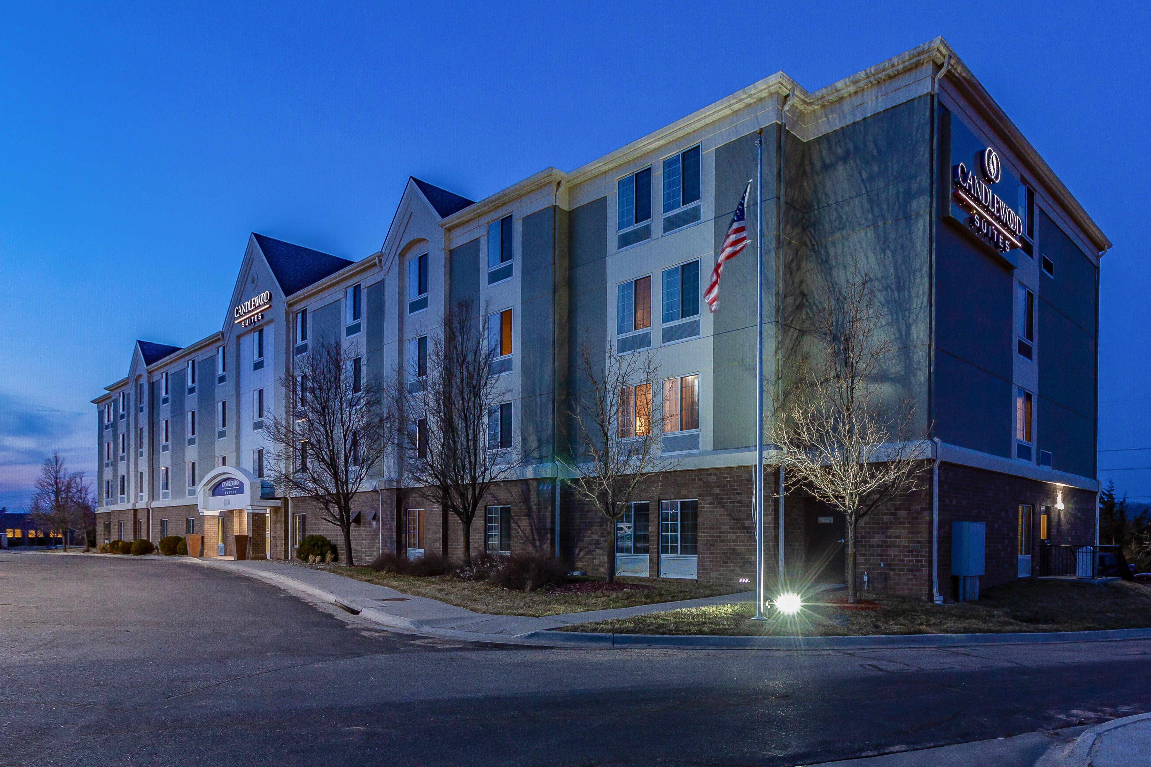 Candlewood Suites Lincoln By Ihg Exterior foto