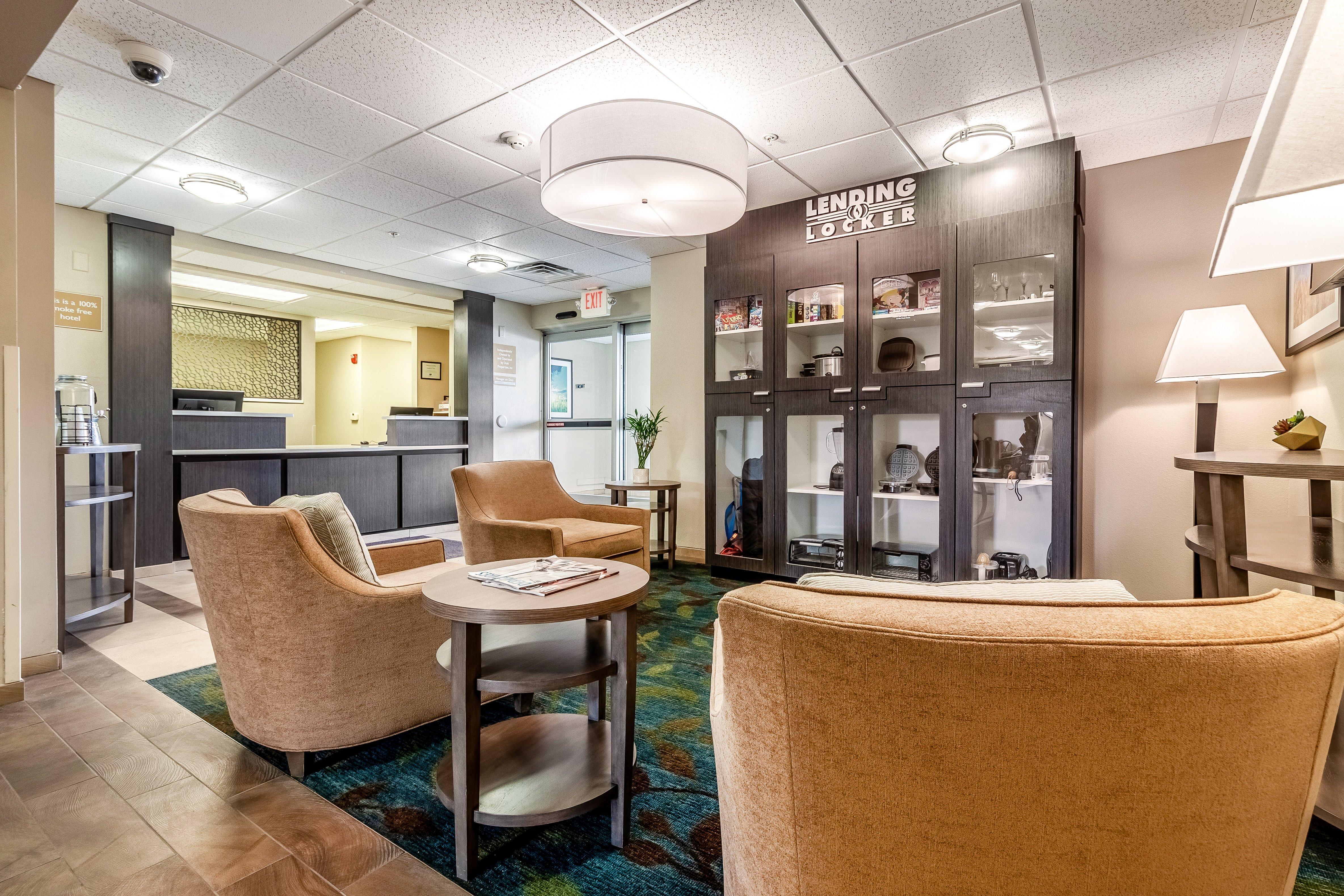Candlewood Suites Lincoln By Ihg Exterior foto