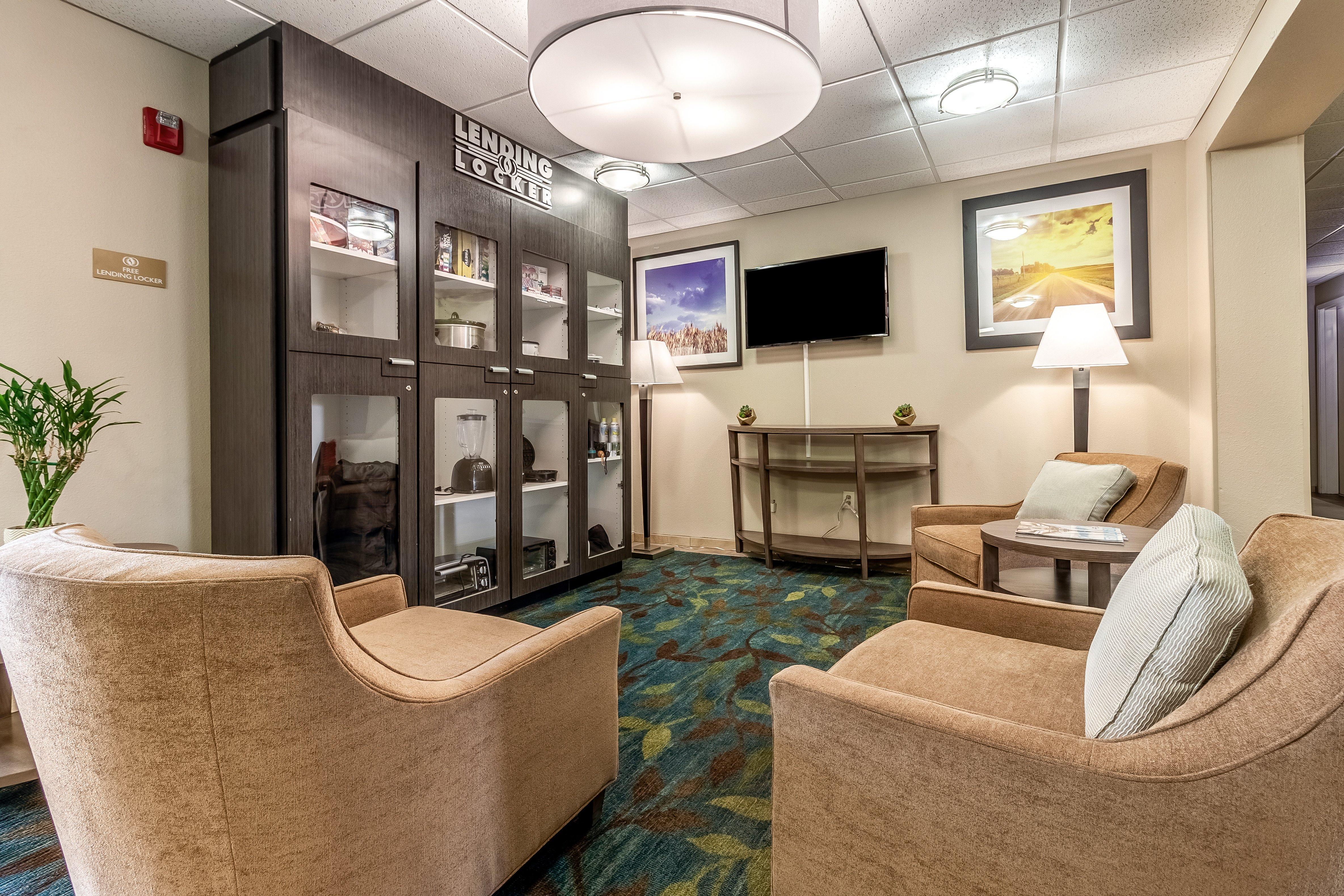 Candlewood Suites Lincoln By Ihg Exterior foto