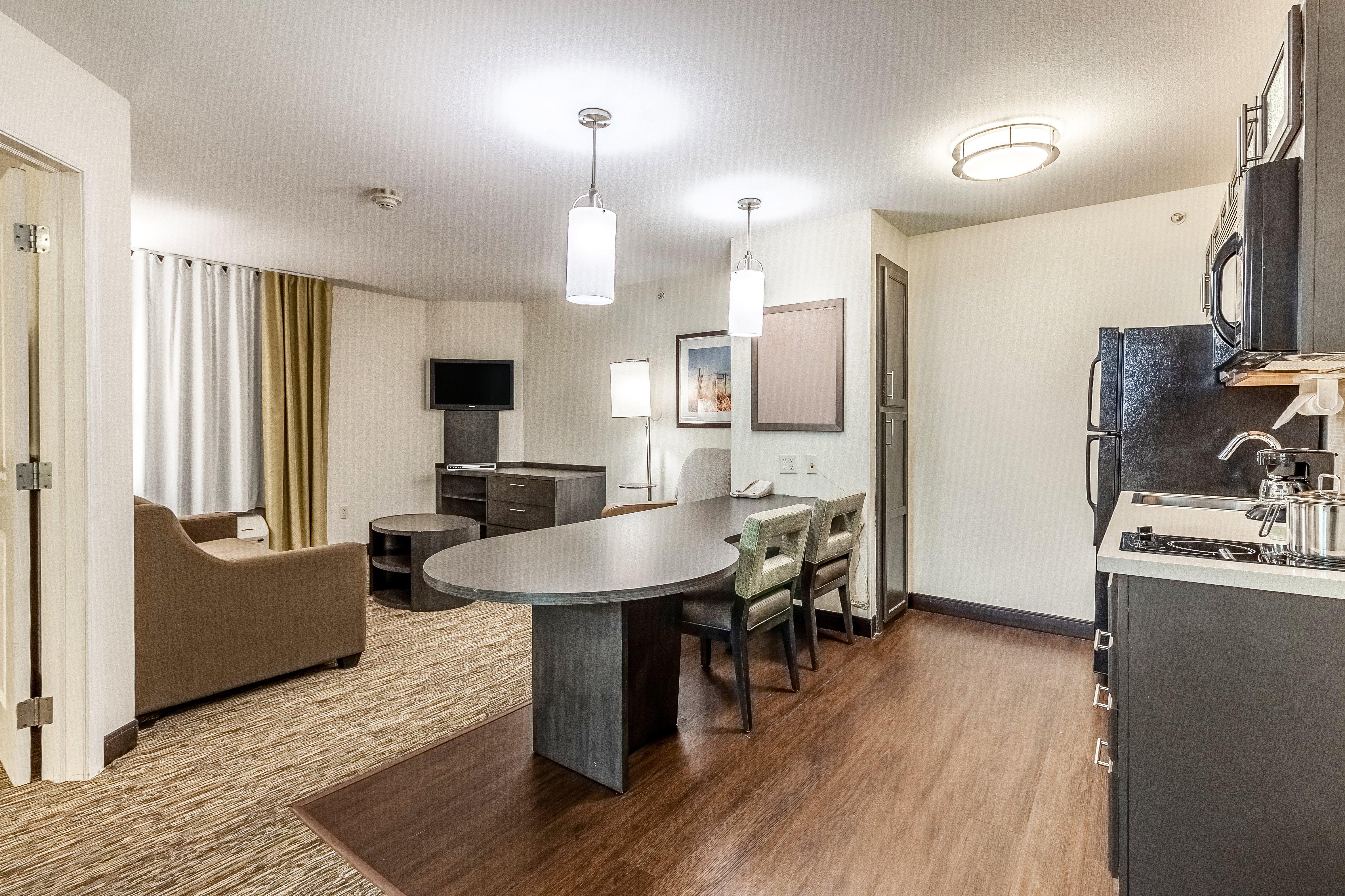 Candlewood Suites Lincoln By Ihg Exterior foto