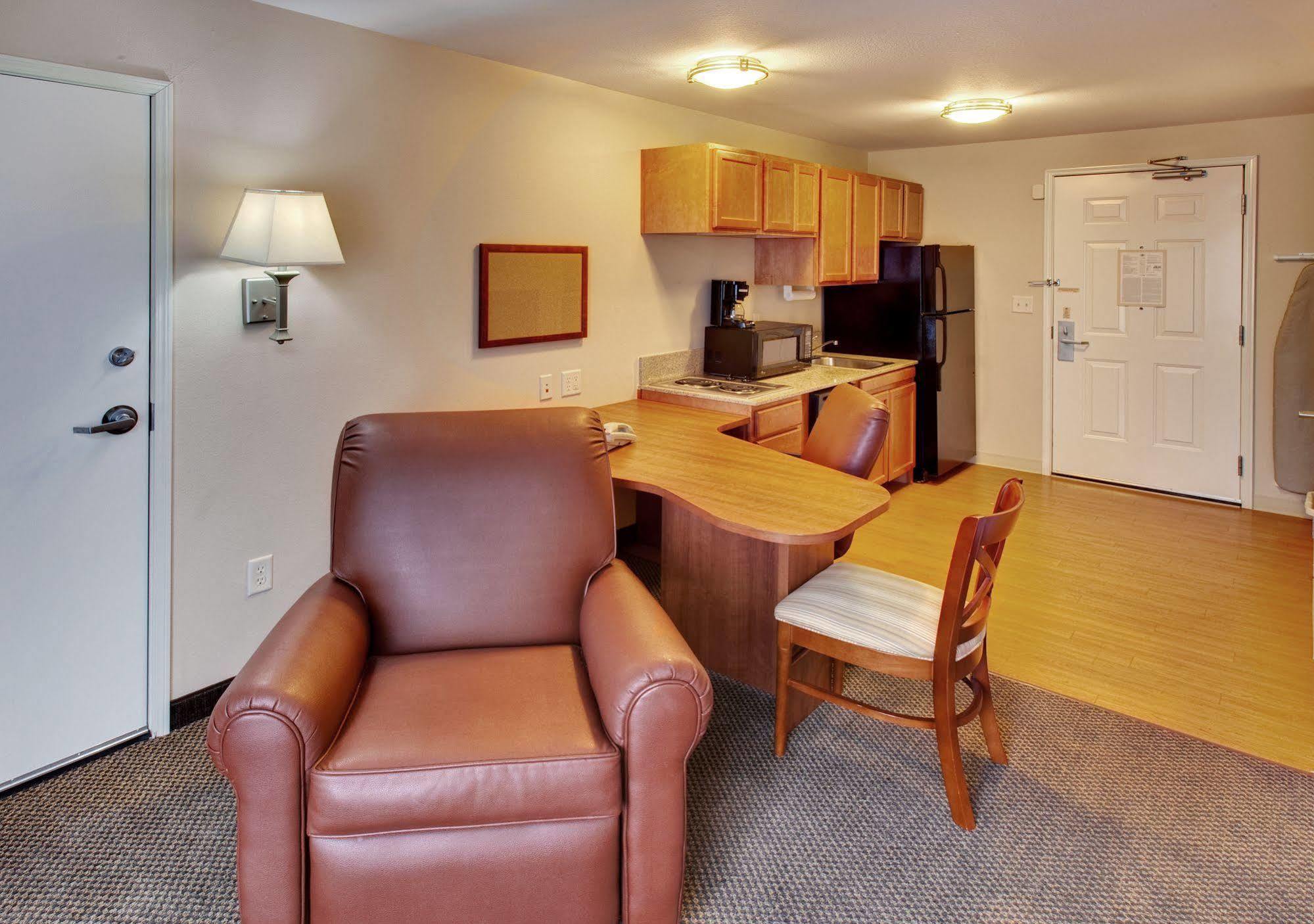 Candlewood Suites Lincoln By Ihg Habitación foto