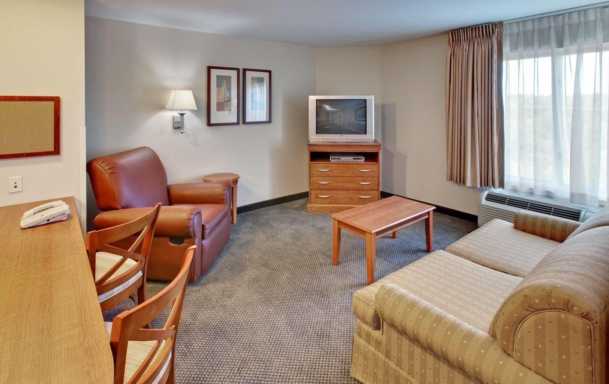 Candlewood Suites Lincoln By Ihg Exterior foto