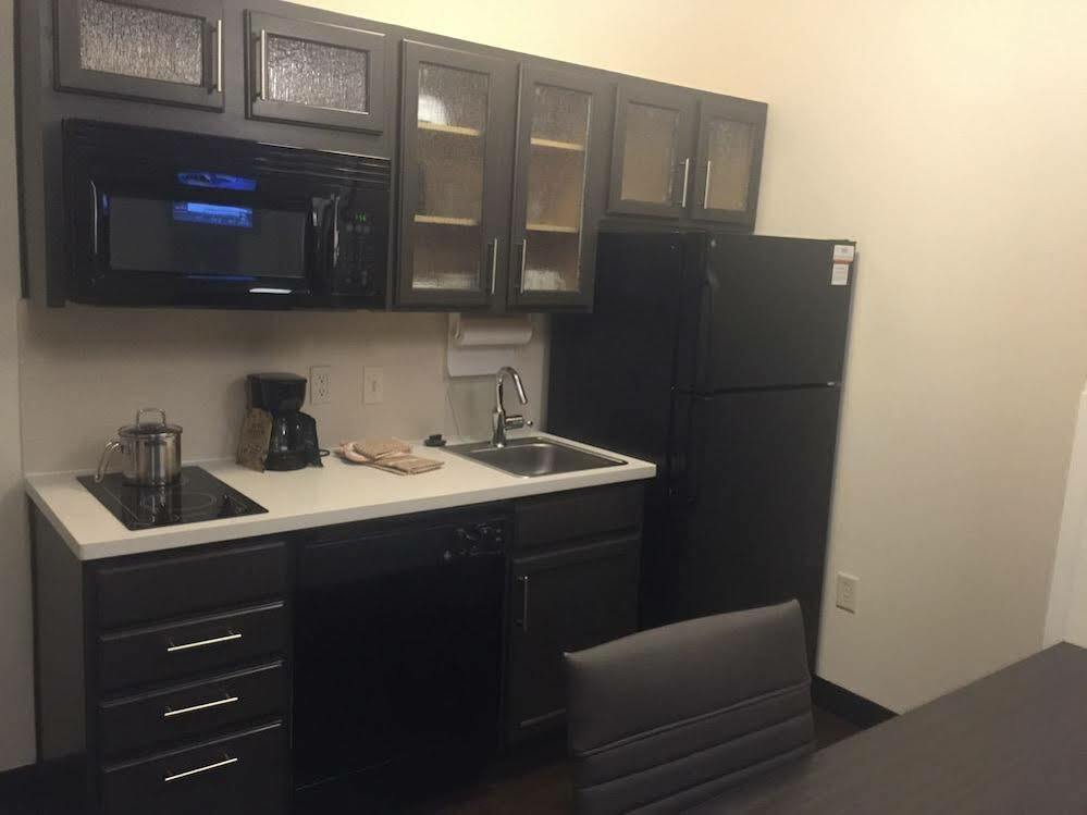 Candlewood Suites Lincoln By Ihg Exterior foto
