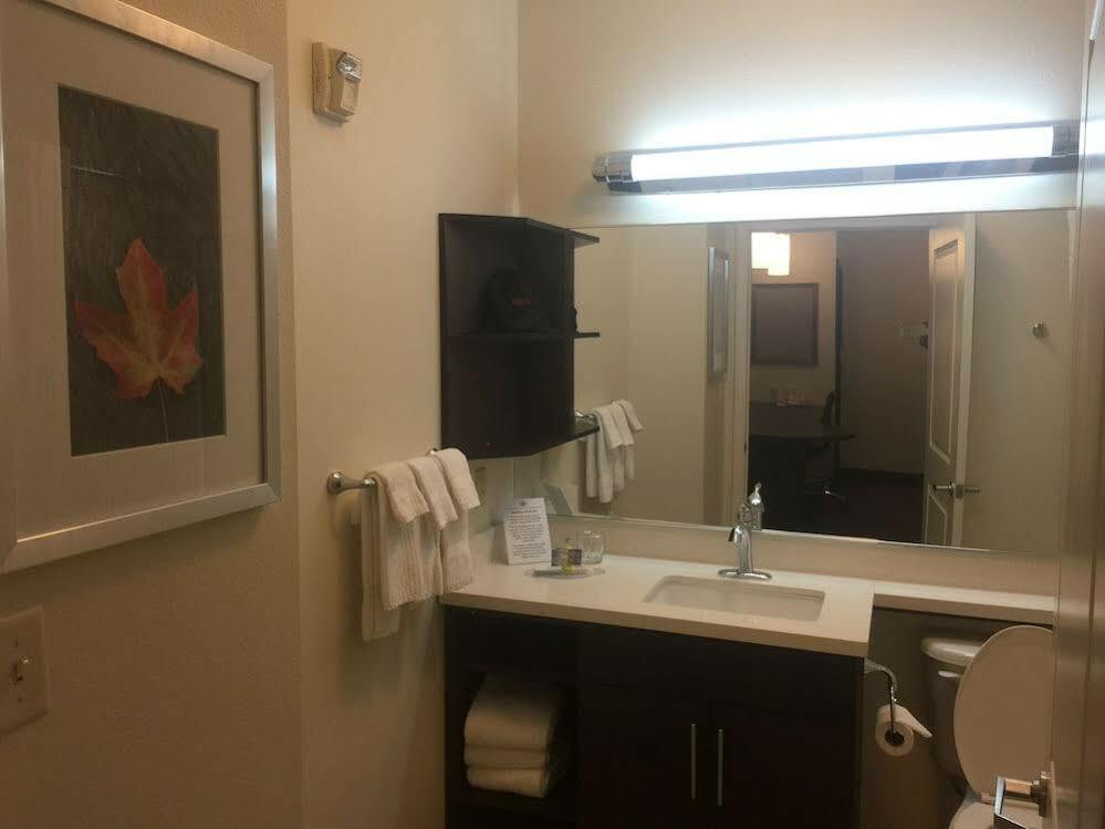 Candlewood Suites Lincoln By Ihg Exterior foto